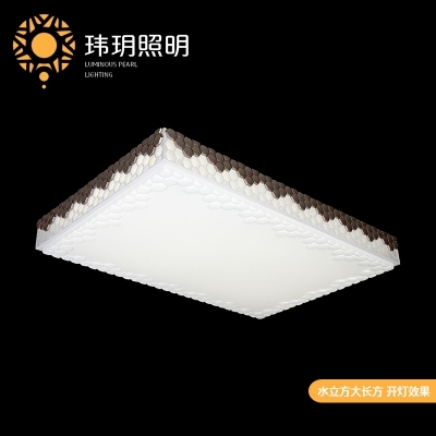 选择吸(xi)顶灯(deng)的光色需(xu)要配套空(kong)间(jian)的(de)风(feng)格(ge)